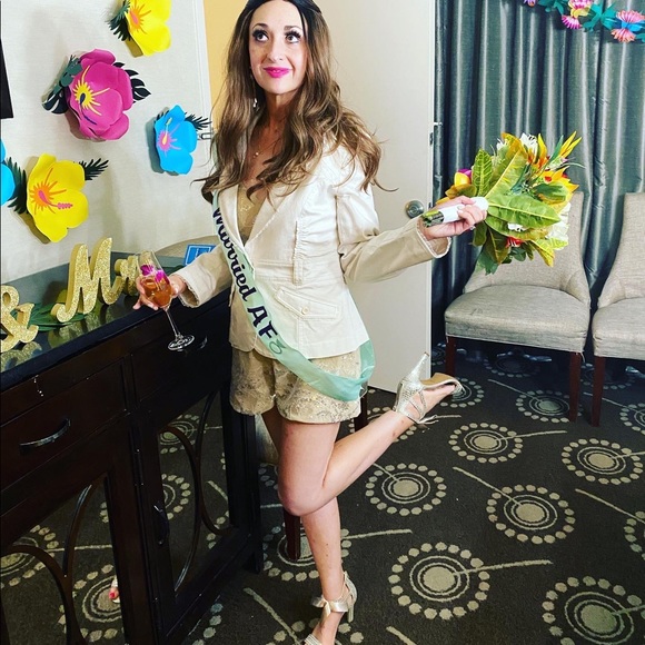 Meet your Posher, Ash & Family!🖤🎉 - Picture 2 of 9